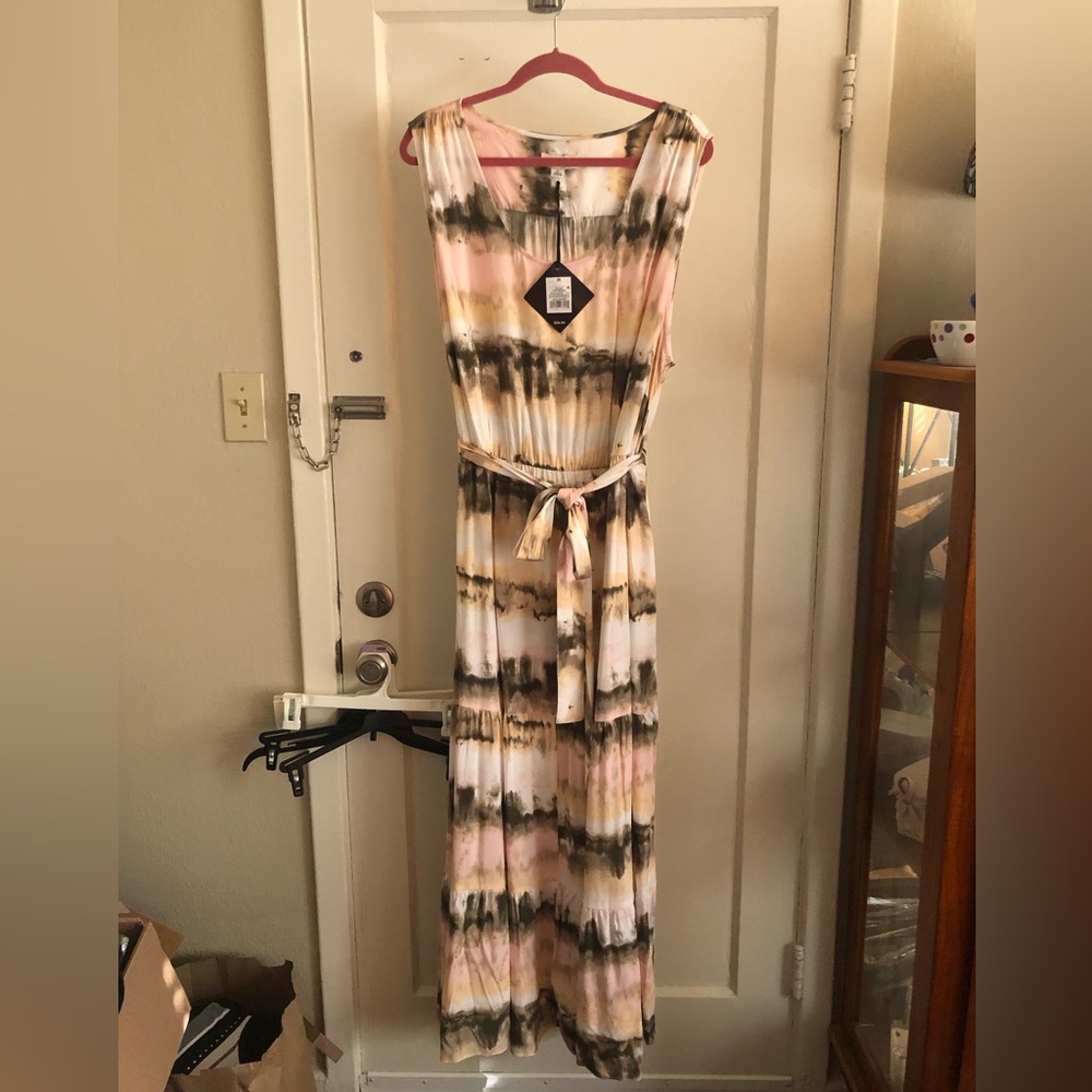Sleeveless maxi dress. Ava & Viv. Brand new with tags